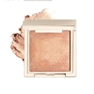 Jouer Powder Highlighter in "Tan Lines"